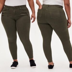 Torrid | Super Soft Sky High Skinny Jeans